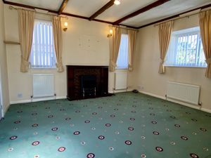 Lounge- click for photo gallery
